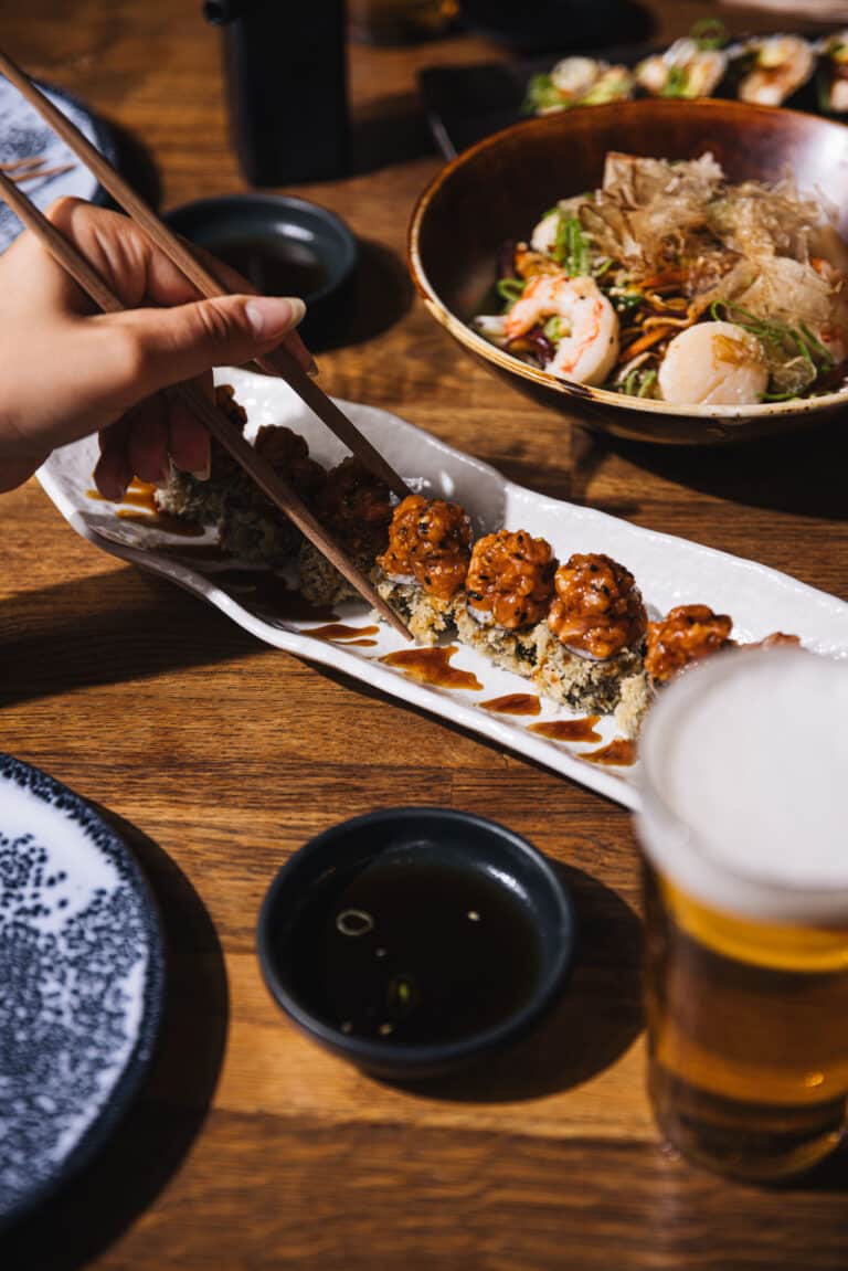 Disfruta de una cena exquisita para dos en 4 makis.
